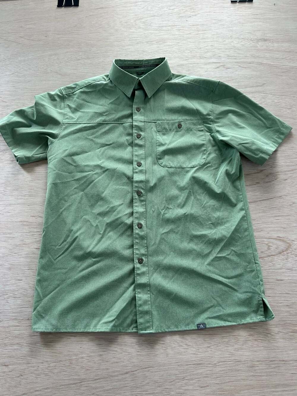Ascend Green Short Sleeve Button Up Outdoor Shirt Men's Size M